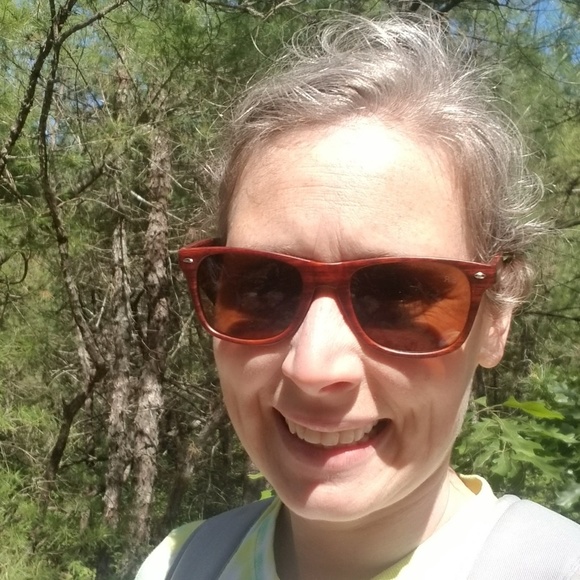 Meet your Posher, Cheryl - Picture 1 of 1